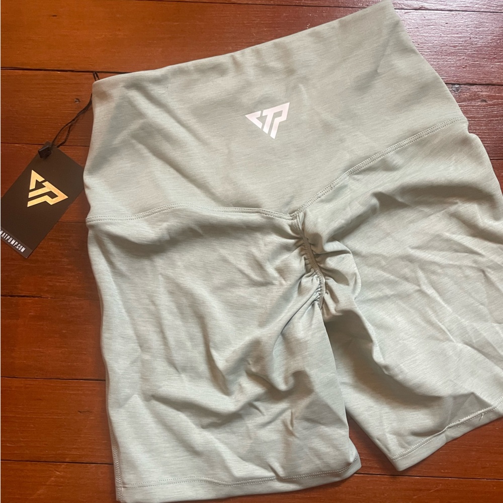 Keep that Pump Scrunch workout shorts